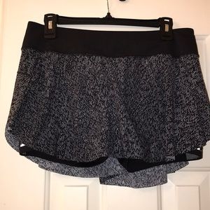 lululemon size 10 skirt